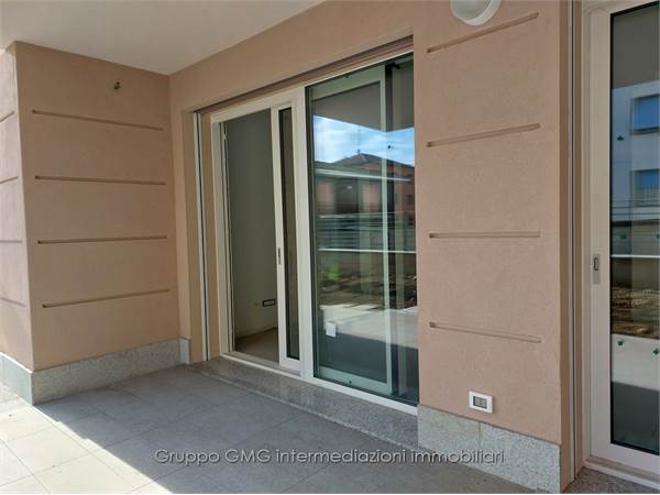 3 LOCALI CON GIARDINO PRIVATO