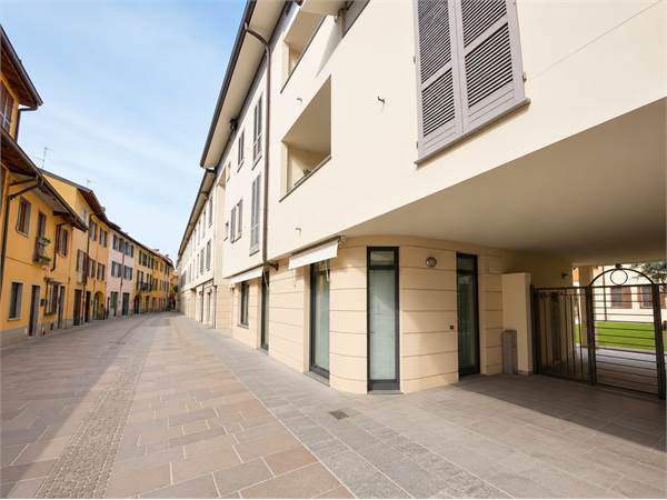 AFFITTO NEGOZIO CENTRO STORICO
